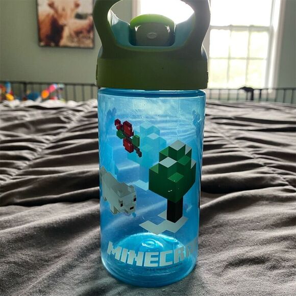 Zak Minecraft 3D Pixelated Water Bottle 500ml Flip Straw Lid Green - Picture 1 of 4